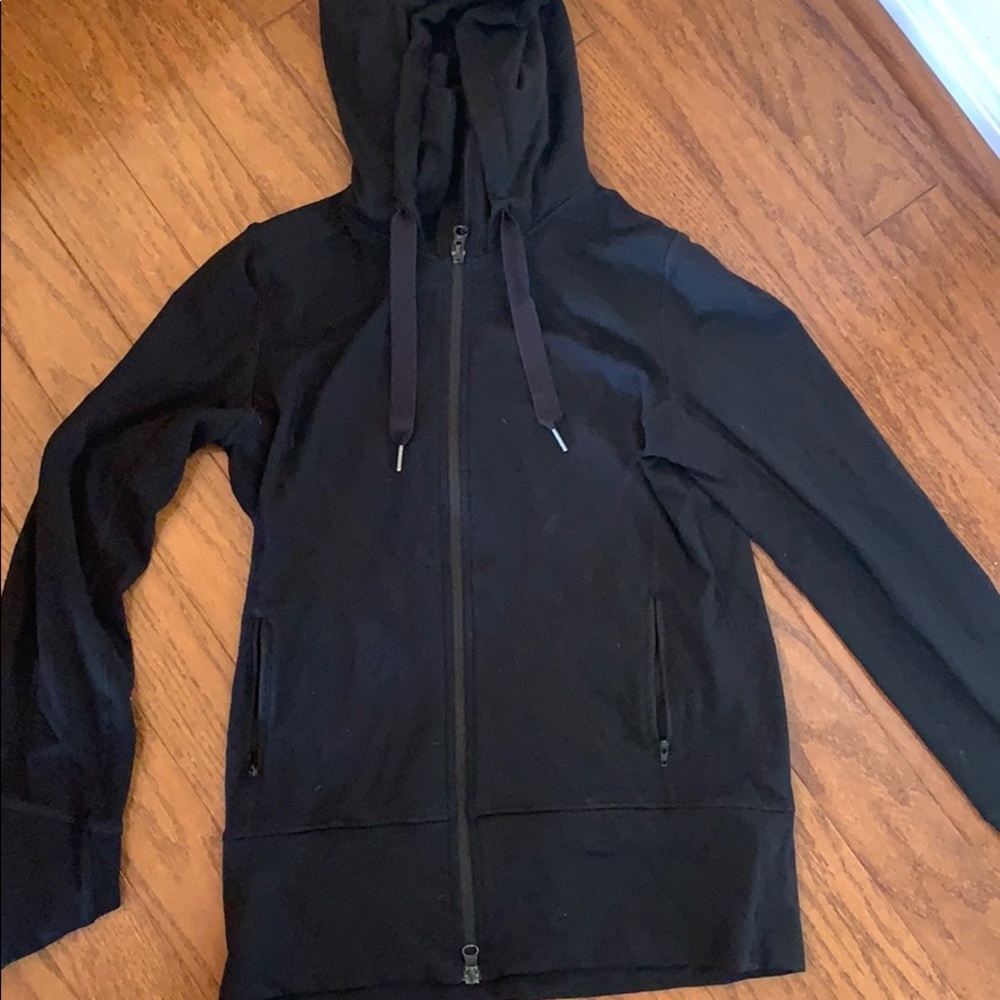 black Lululemon Workout Zipper Jacket